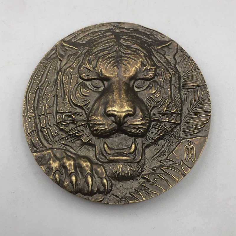 Двенадцать украшений зодиака, бронзовая медаль зодиакального тигра, большая бронзовая медаль «Год тигра», старинные разные украшения для домашнего ремесла, бронзовая посуда