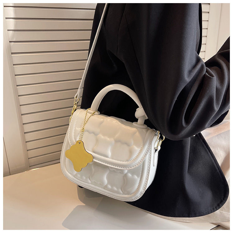 Spring Female New Saddle Hand Carry Small Square Bag One-shoulder 19.5*15*6.5cm display picture 1