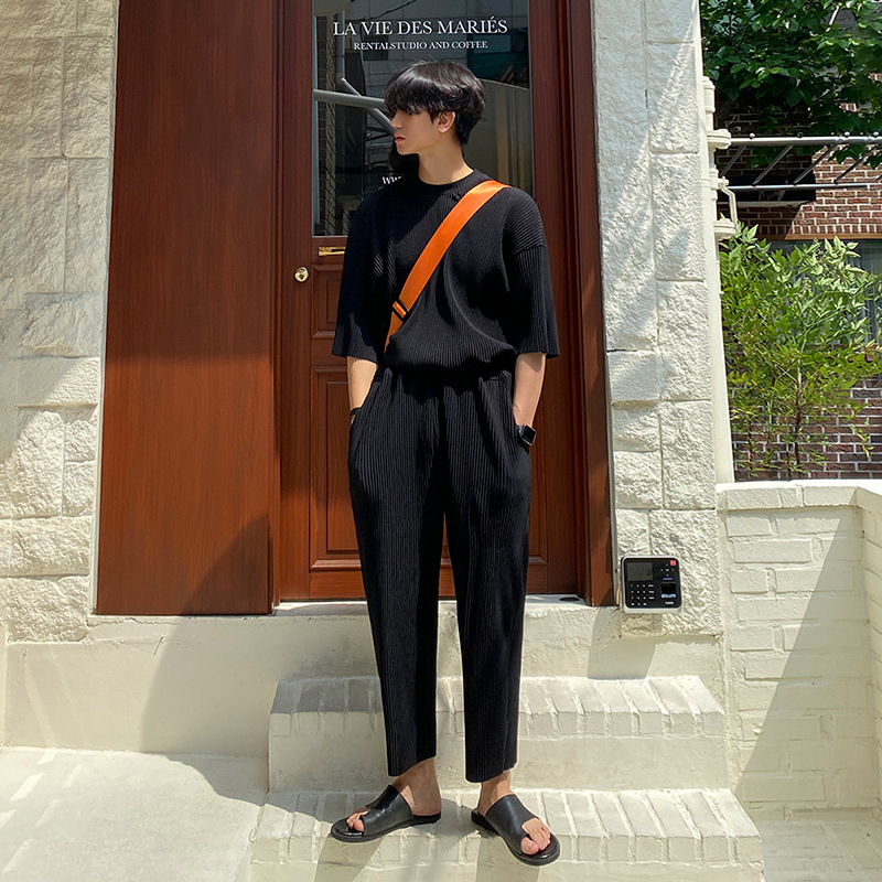 MYQ hombres Camiseta de manga corta suelta casual verano nuevo traje plisado de seda de hielo estilo coreano conjunto deportivo de moda