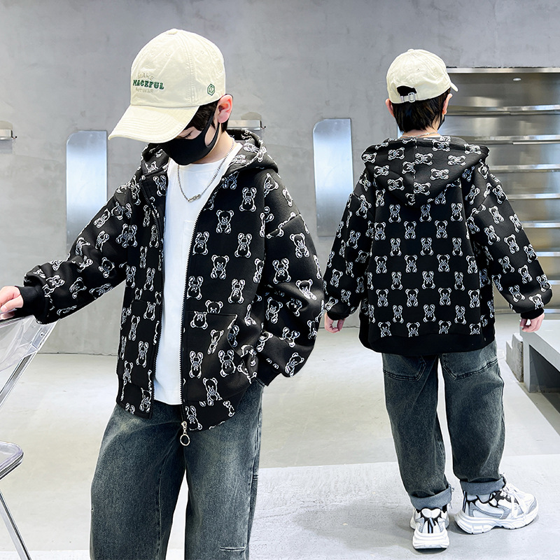 Pojkjacka 2024 Ny Snygg Gatuexplosion Mellanstor Vår och Höst Huva Casual Barntopp Trendig Cool_voghion.com