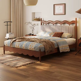 餐桌;实木床;餐椅