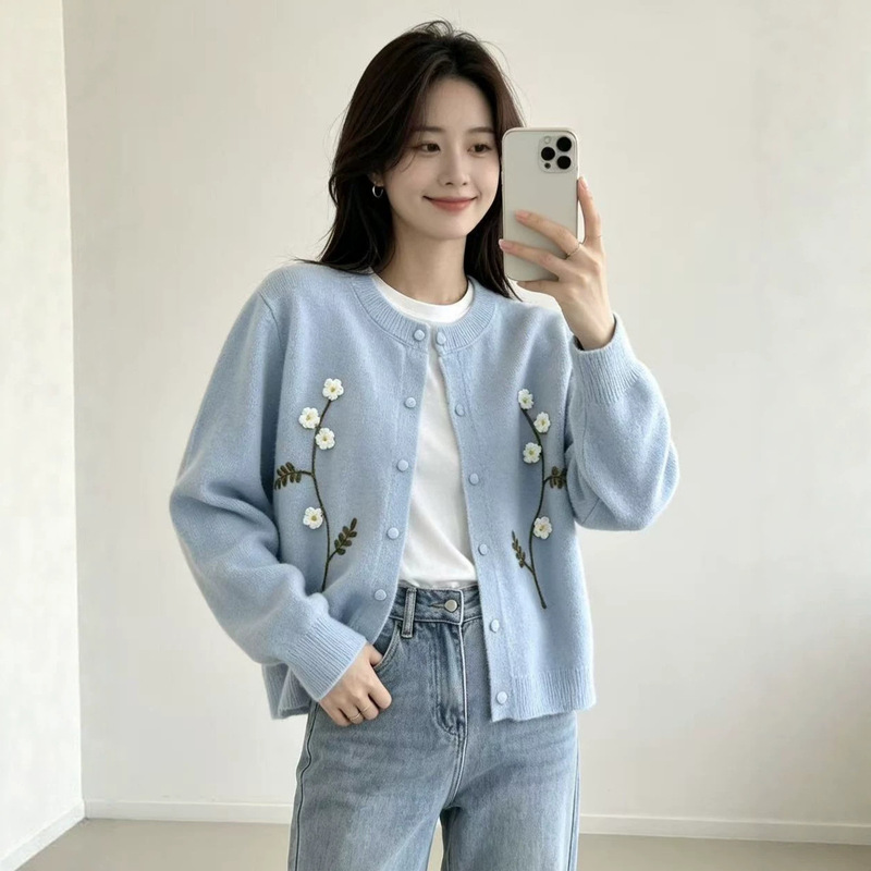 26 Autumn New French-Style Lazy Knit Sweater for Women, Heavy-Duty Soft and Delicate Knitted Cardigan with Cute Floral Design 26 Autumn New French-Style Lazy Knit Sweater for Women, Heavy-Duty Soft and Delicate Knitted Cardigan with Cute Floral Design