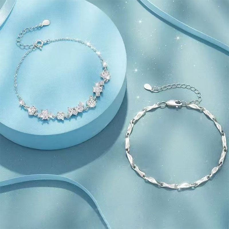 Glacier Couple Bracelet for Men and Women, a Pair of Accessible Luxury Niche High-End Mobius Bracelets, Simple Hand Jewelry Gifts Glacier Couple Bracelet for Men and Women, a Pair of Accessible Luxury Niche High-End Mobius Bracelets, Simple Hand Jewelry Gifts