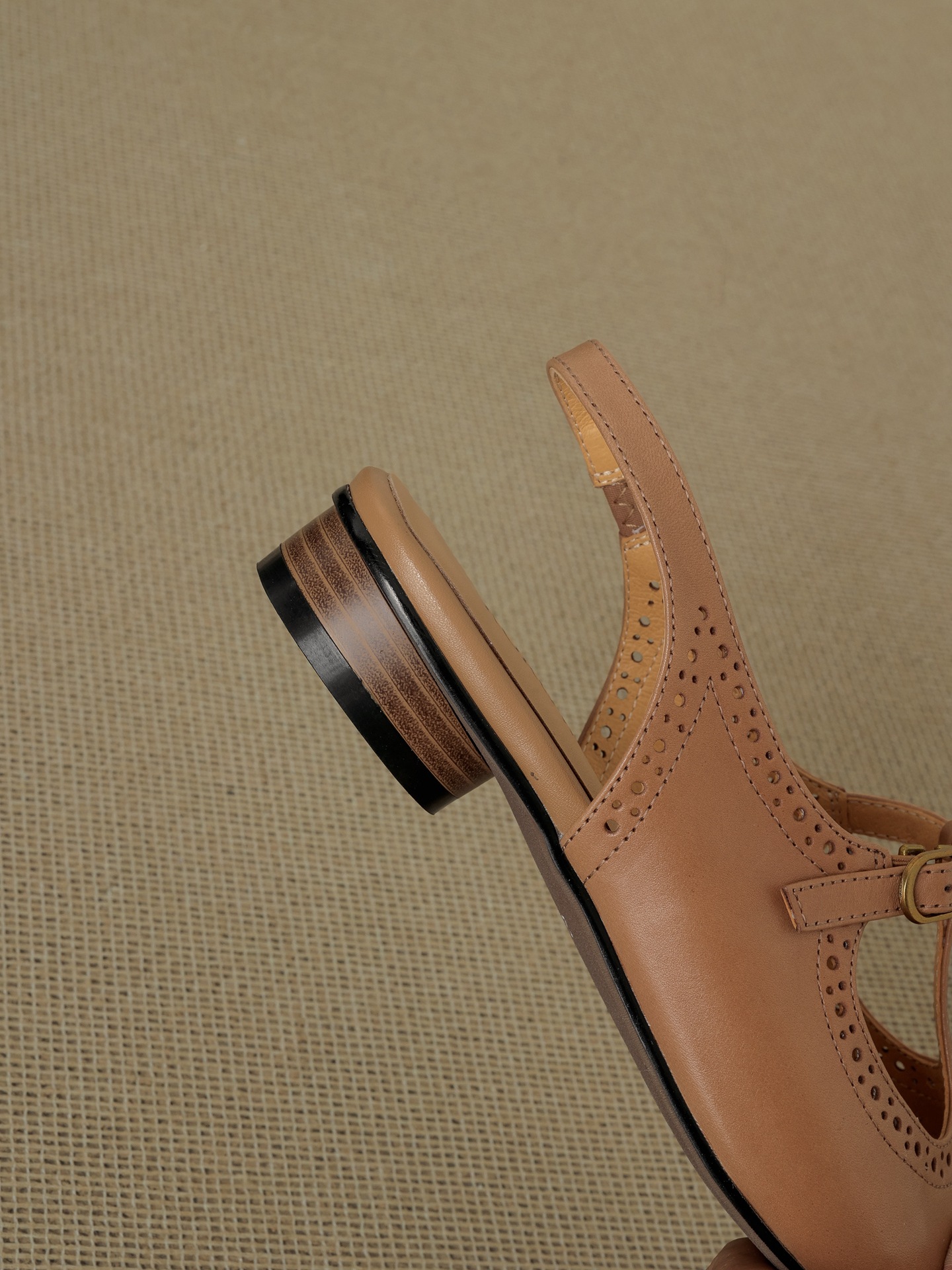 Sandal nữ quai ngang mũi kín da bò cổ điển gót thấp — màu nâu chi tiết 27