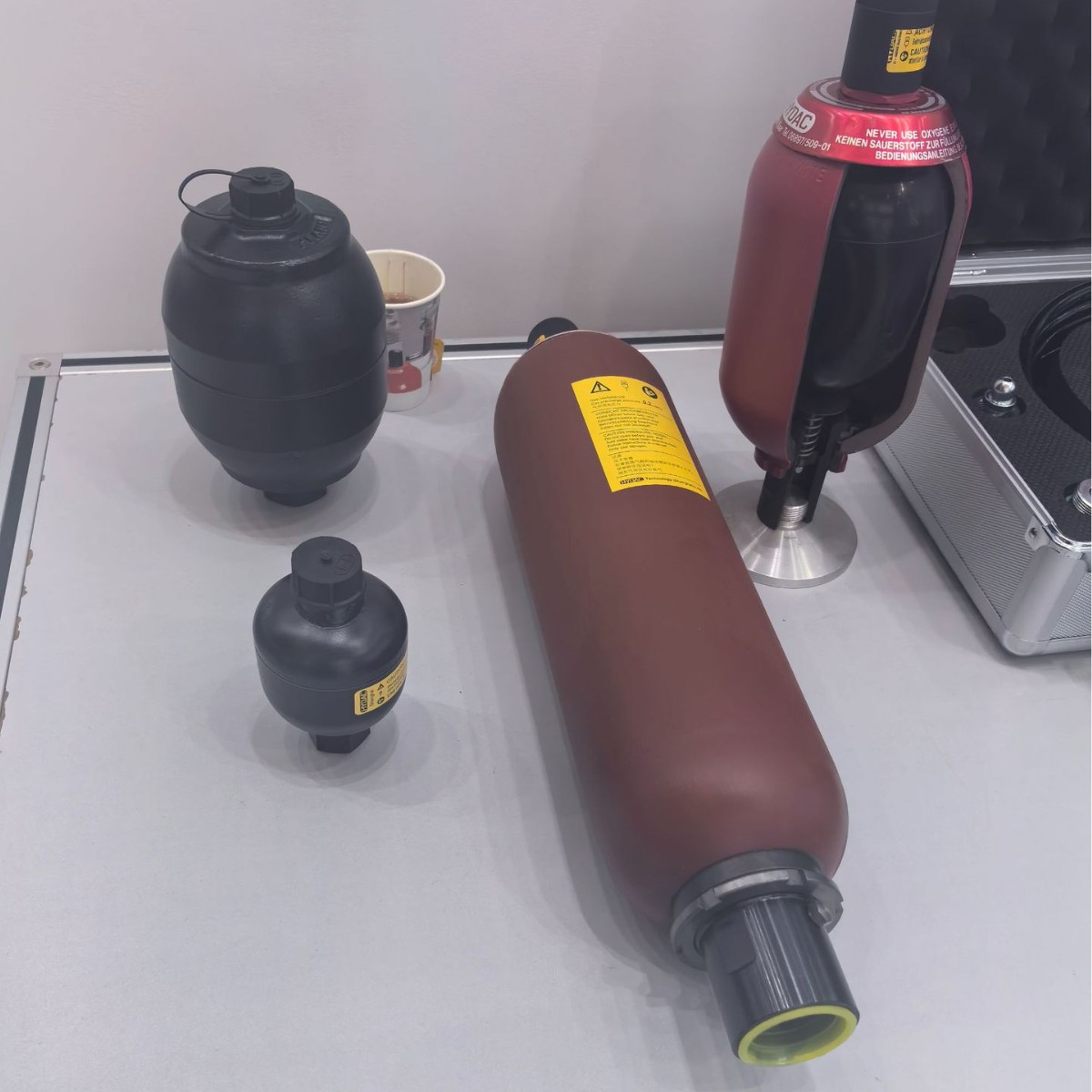 蓄能器SB330-5A1/112A9-330A，SB330-2.5A1/112A9-330A