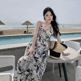黑色碎花连衣裙女夏法式复古水墨画吊带裙感海边度假裙子雪纺
