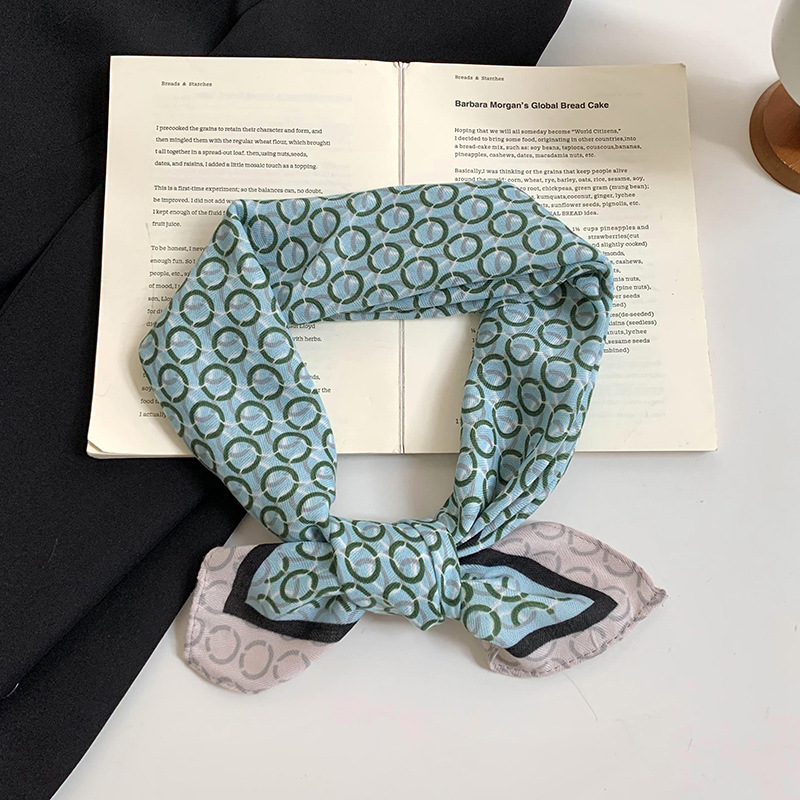 Bufandas de seda cuadrada alta sensación 2025 nueva moda versátil simulación bufandas de seda correa de cabello bufandas bufandas bufandas de seda al por mayor