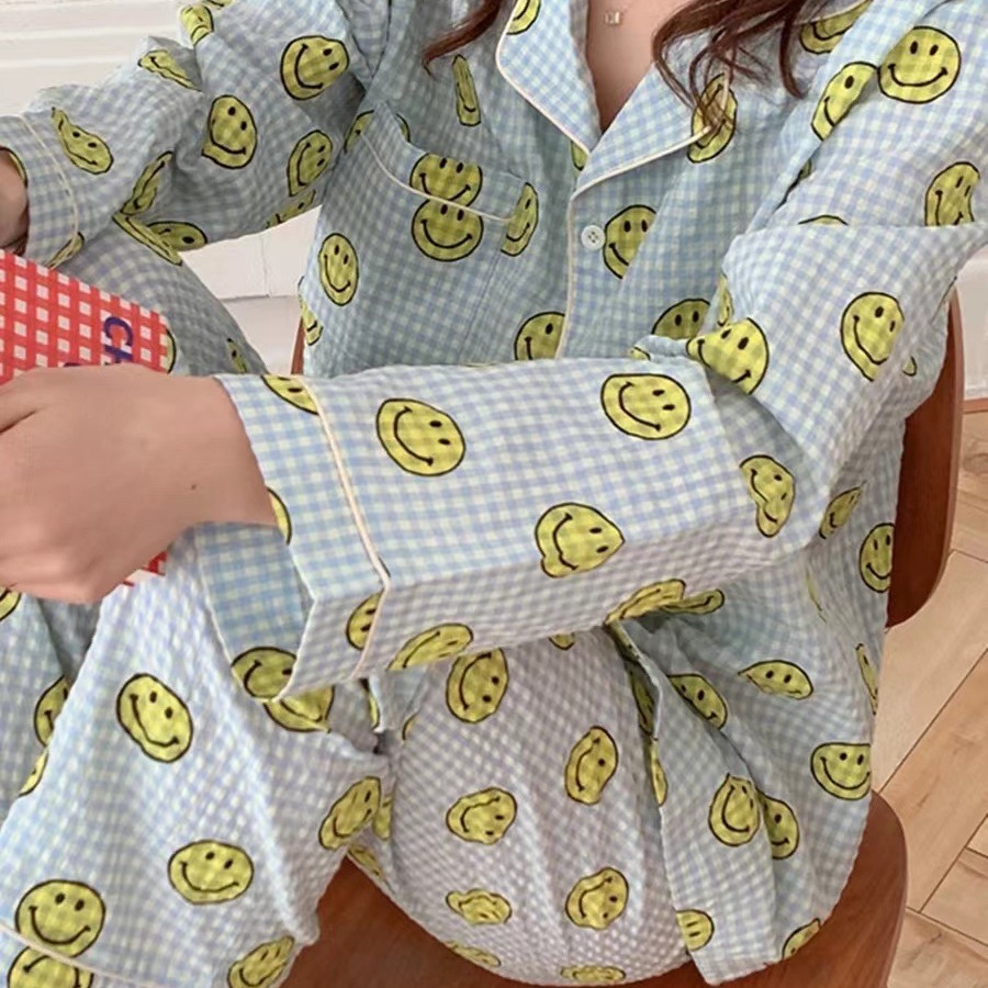 가을 새로운 웃는 얼굴 홈 옷 세트 여성의 봄 달콤한 거품 격자 무늬 외부 잠옷 인터넷 축하 라이브