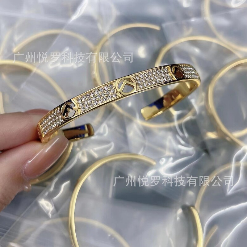 Real Shot of High-Quality Double F Letter Bracelet with Full Diamond and Star Pattern, Open-Style Bracelet for Women, Fashionable Jewelry, Factory Direct Sale Real Shot of High-Quality Double F Letter Bracelet with Full Diamond and Star Pattern, Open-Style Bracelet for Women, Fashionable Jewelry, Factory Direct Sale