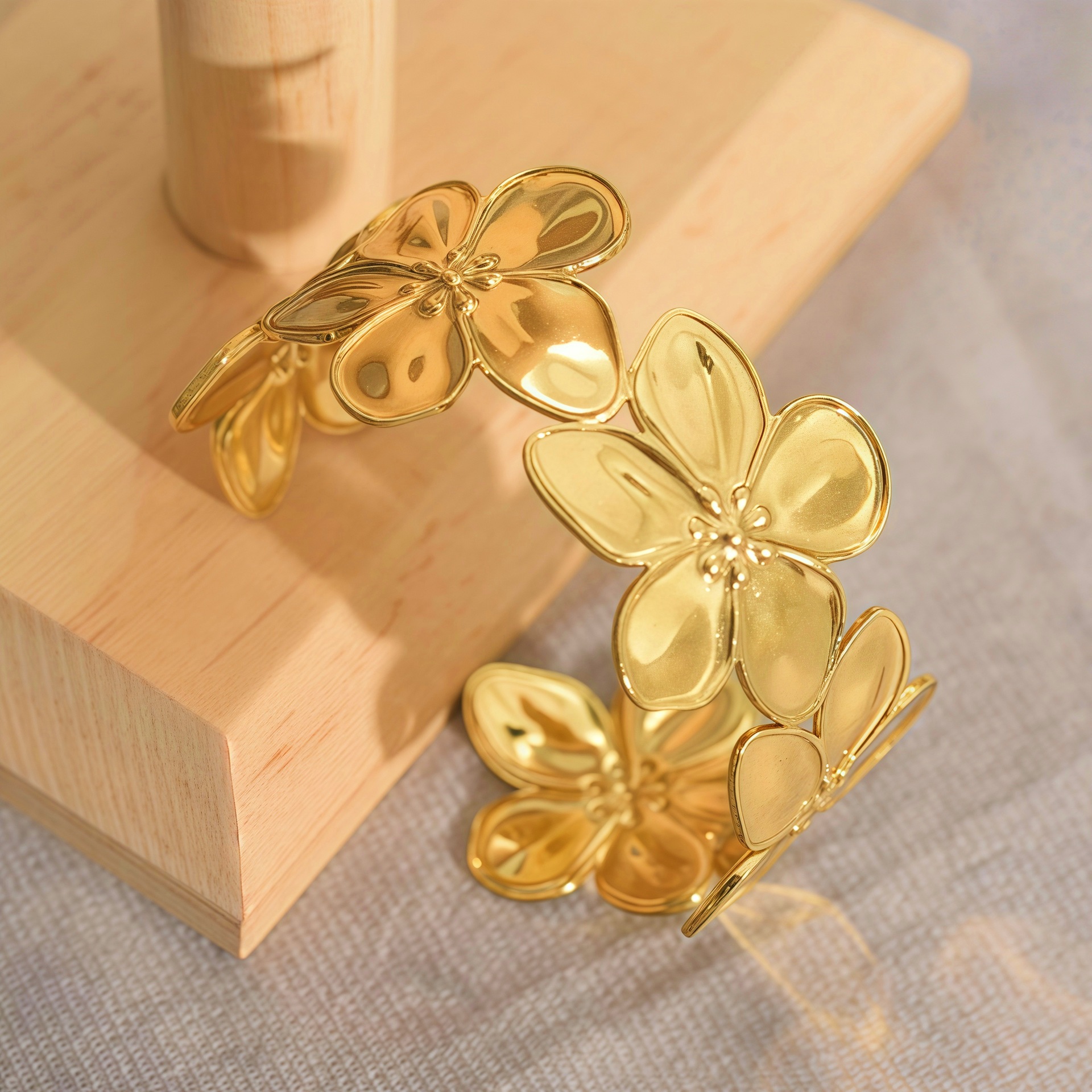 Flores doradas y brillantes