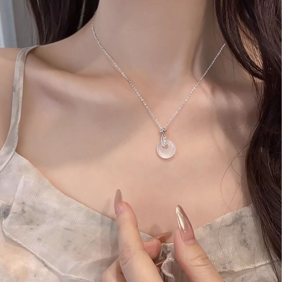 Retro protective amulet