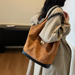 复古高级感腋下包包女2025新款大容量麂皮绒水桶包通勤单肩背包