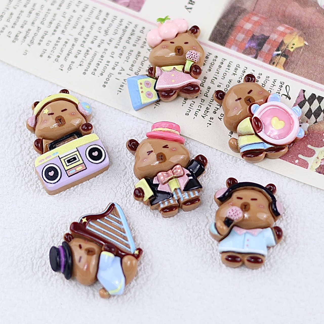 卡通亮面水豚可爱卡皮巴拉变装举花咖色小熊发夹发绳鞋扣树脂配件