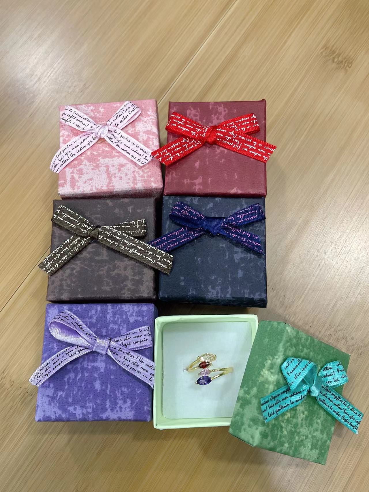 Caja de papel para joyería