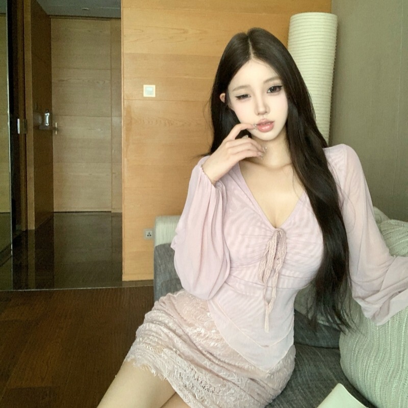 昕可达【棠脂粉玉】女人味绑带褶皱上衣/蕾丝半身裙套装|undefined