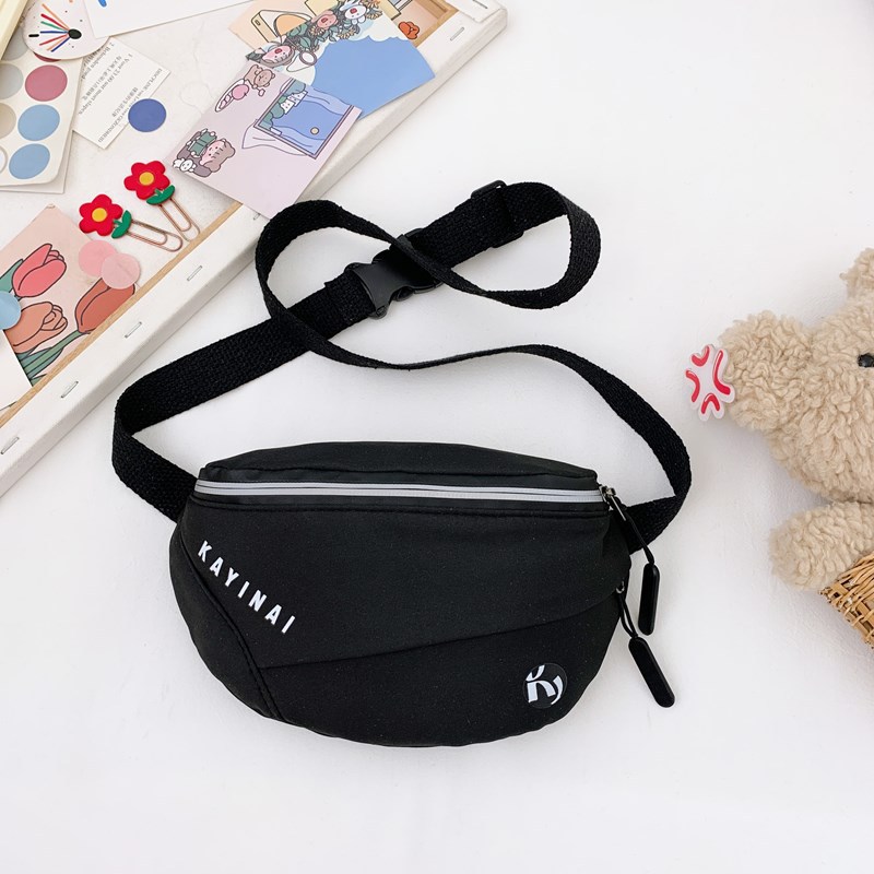 Versión coreana del bolso del pecho del niño guapo, letras de estilo occidental, bolsillos para niños y niñas, 2025 nuevo bolso de mensajero para niños de comercio exterior, marea