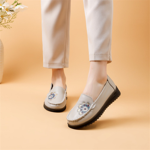 Mother's shoes spring and autumn genuine leather soft sole women's comfortable nurse shoes super soft flat single shoes middle-aged and elderly women's shoes tendon sole