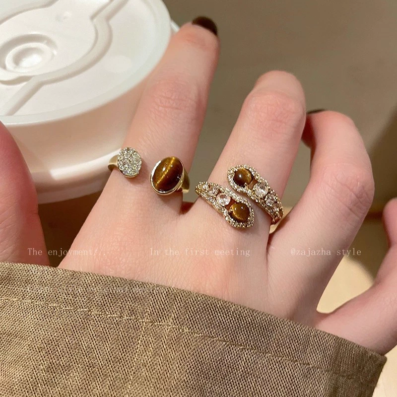 Модное кольцо с камнем зі zircon, стиль легкой роскоши, стиль высокого качества, на указательном пальце