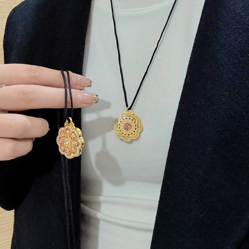 Luo Sheng nuevo estilo chino exquisito esmalte color hueco colgante de oro para regalos