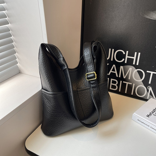  Trendy Classic Fashion Niche Style Soft Leather Single Shoulder Large Capacity Bag Women’s Bucket Bag Crossbody Textured Commuting Bag