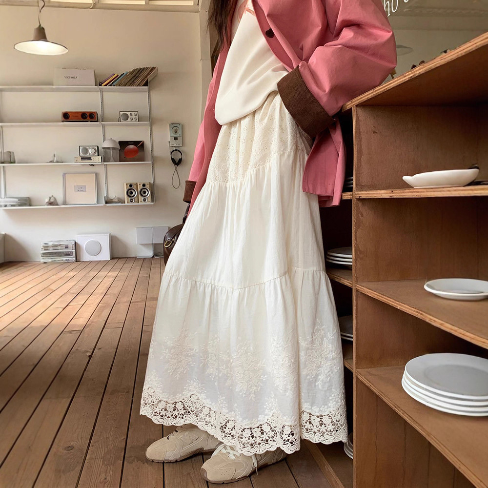 Apricot Pleated Embroidered Jacquard Skirt for Women Autumn 2025 New Style Gentle Style High Waist A-Line Cake Long Skirt