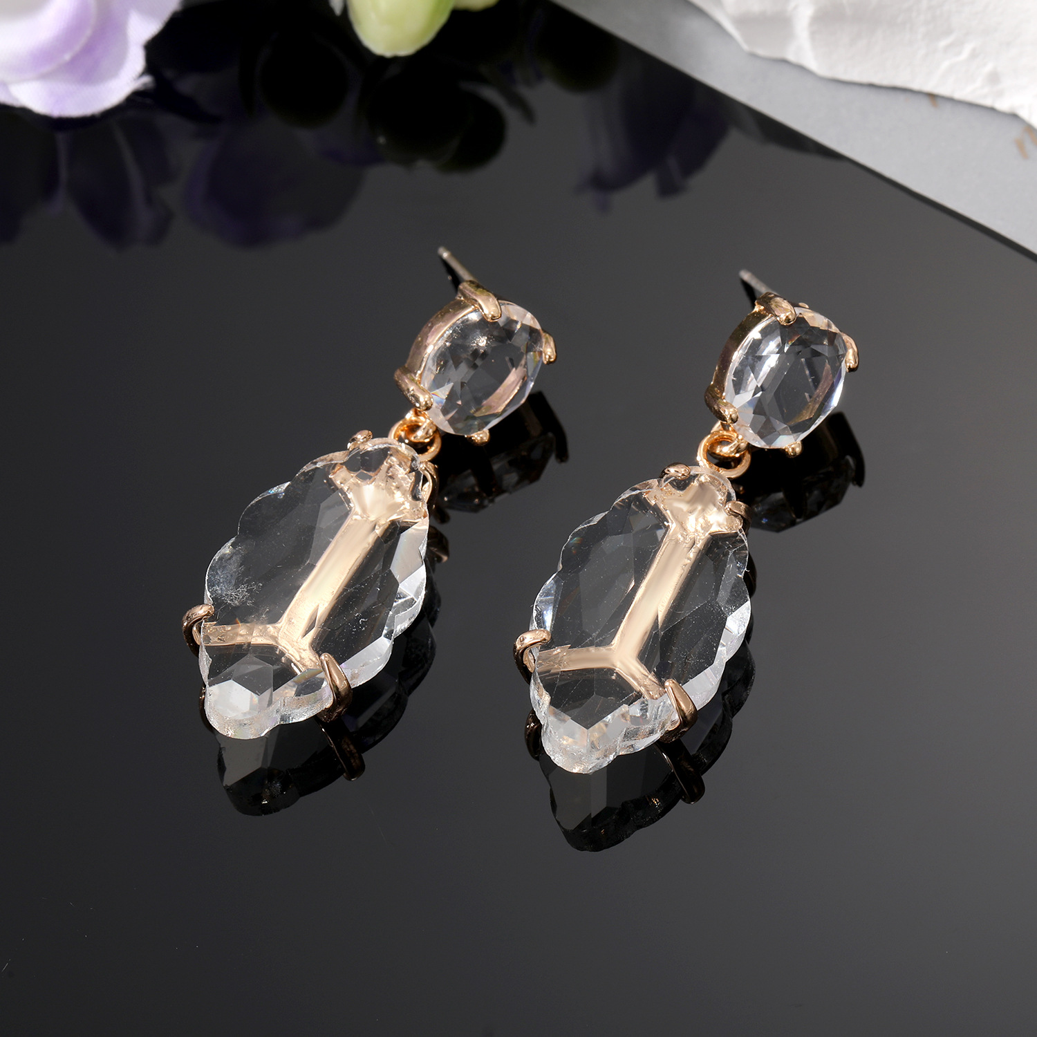 Oversized Sculptural Clear Acrylic Clip-on Earrings For Women_voghion.com