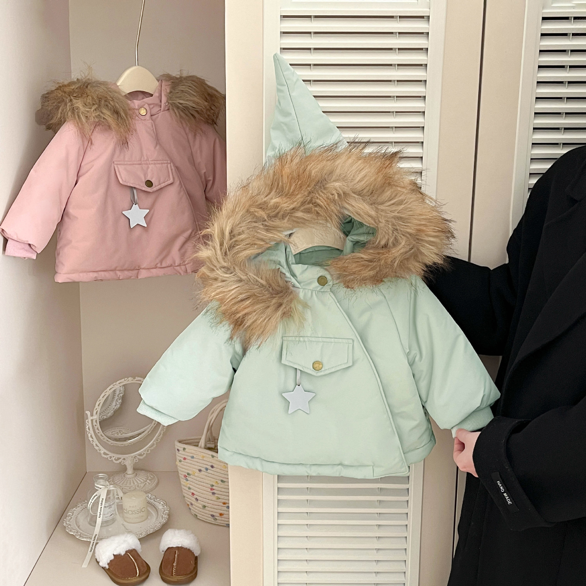 Niña otoño invierno ropa de algodón nuevo bebé coreano algodón pellizco grueso abrigo bebé color caramelo extranjero vestido con chaqueta de algodón