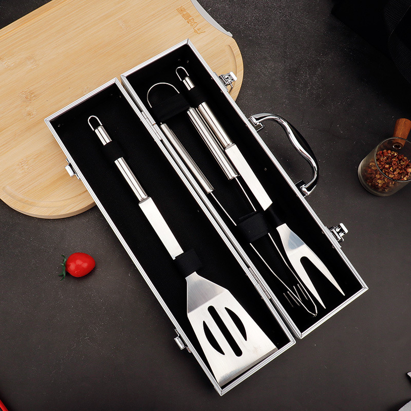 Juego de Utensilios para Barbacoa de 4 Piezas de Acero Inoxidable con Estuche de Aluminio