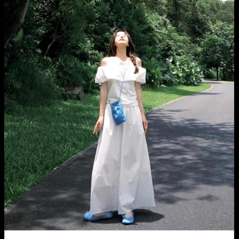 2026 Summer New French-Style White Off-Shoulder Dress for Petite Women, Unique and Elegant Waist-Cinching Long Dress 2026 Summer New French-Style White Off-Shoulder Dress for Petite Women, Unique and Elegant Waist-Cinching Long Dress