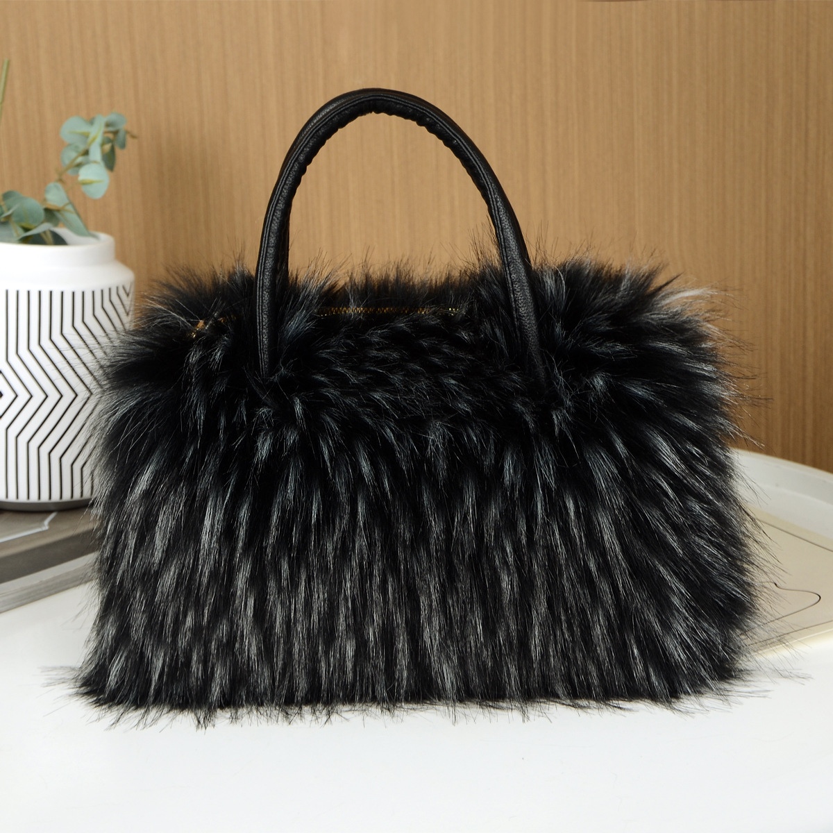 Nuevo bolso de peluche de piel de plumas de pluma de imitación de mujer hermosa bolso de moda de alta gama bolso de hombro único bolso especial