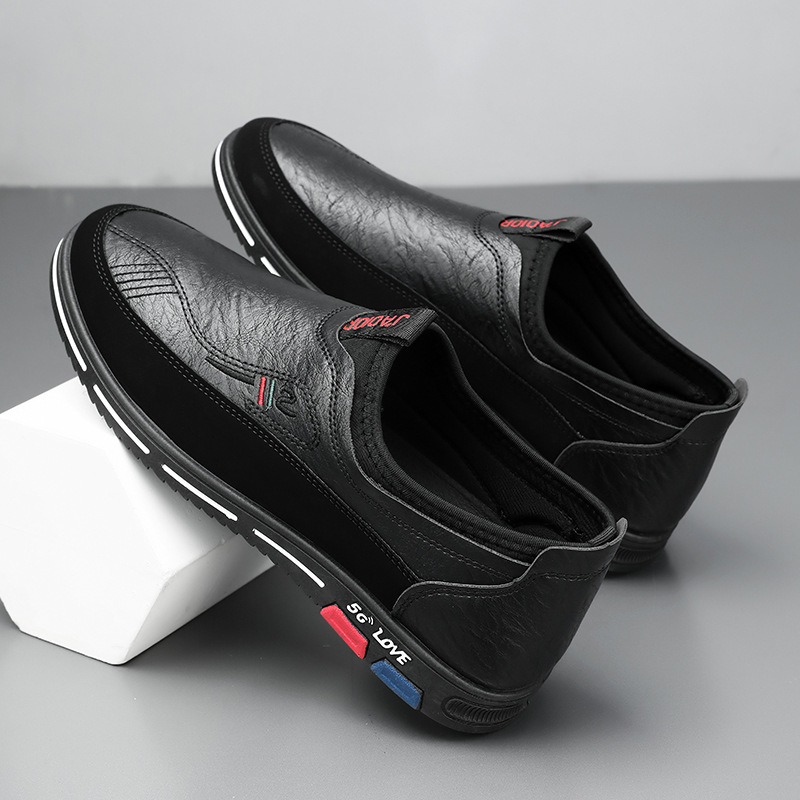 Zapatos para hombres otoño 2025 nuevos zapatos para hombres tendencia versátil impermeable zapatos de cuero para hombres zapatos de cuero casuales de un pie