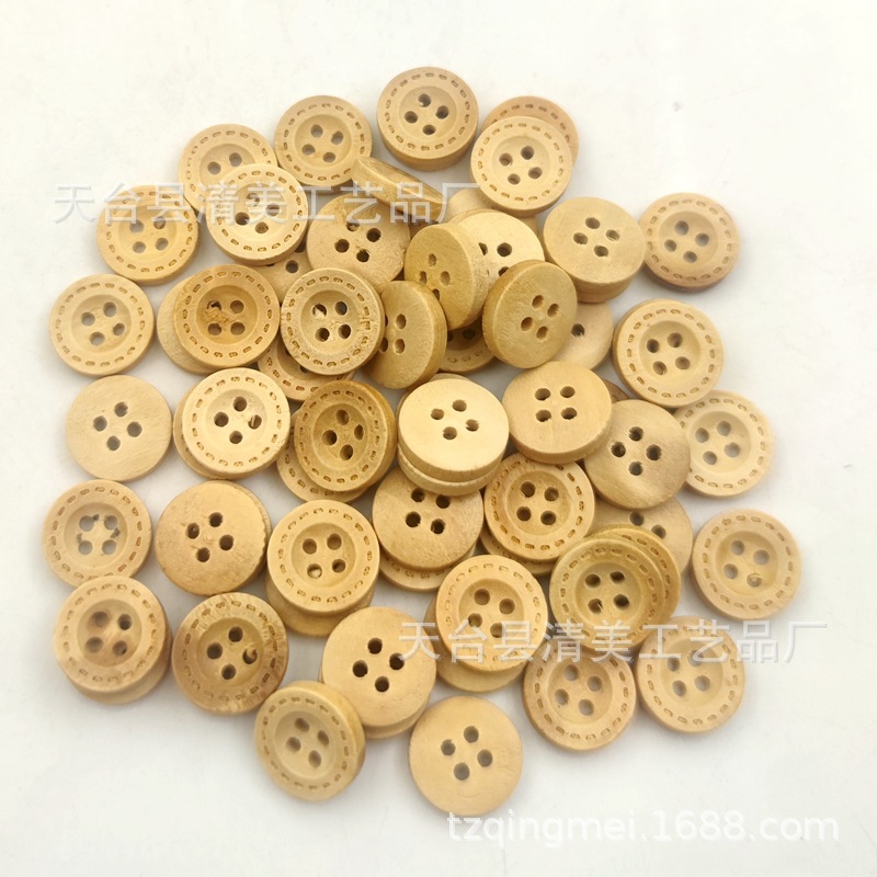 Botones de madera de cuatro orificios con borde anancho y punteado de madera de 15mm Botones de borde ancho con línea punteada de cuatro ojos de madera decorativa 100 piezas por paquete