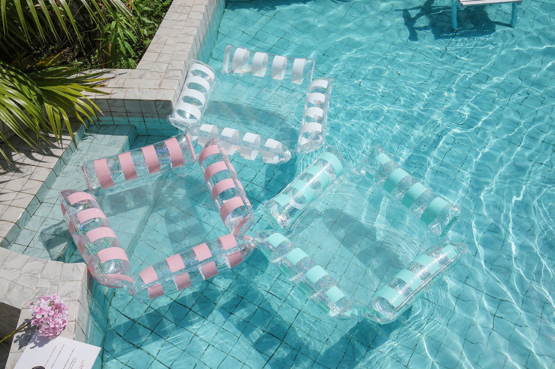 Inflatable Pool Lounger Floating Bed With Striped Backrest_voghion.com