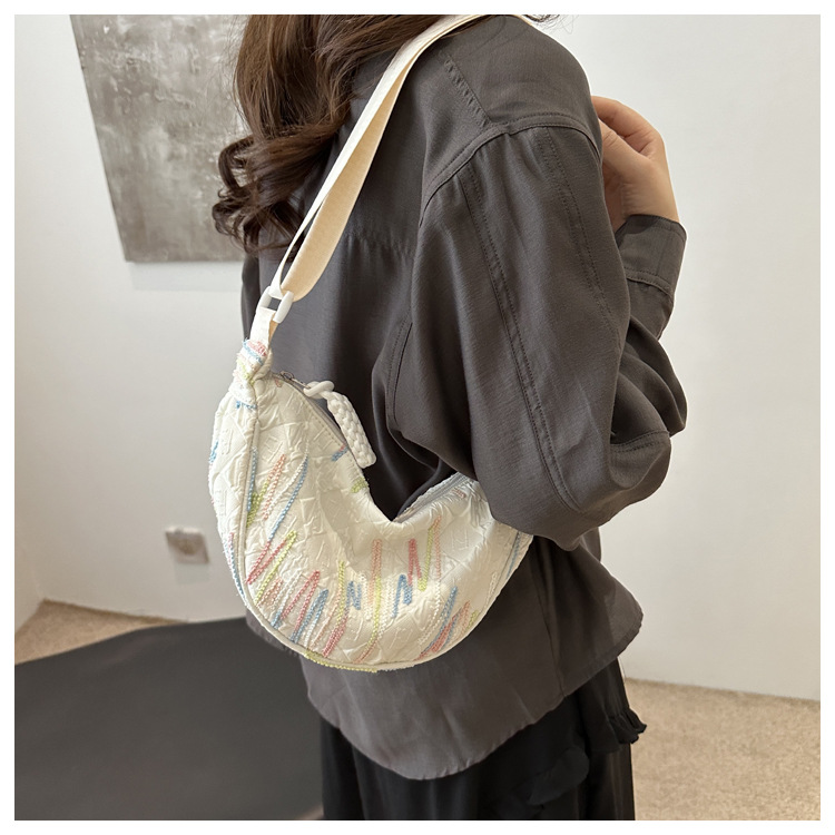 The new 2024 fashionable canvas versatile dumpling bag, a simple and stylish single-shoulder bag for commuting ladies with a high level of appearance Specification drawing