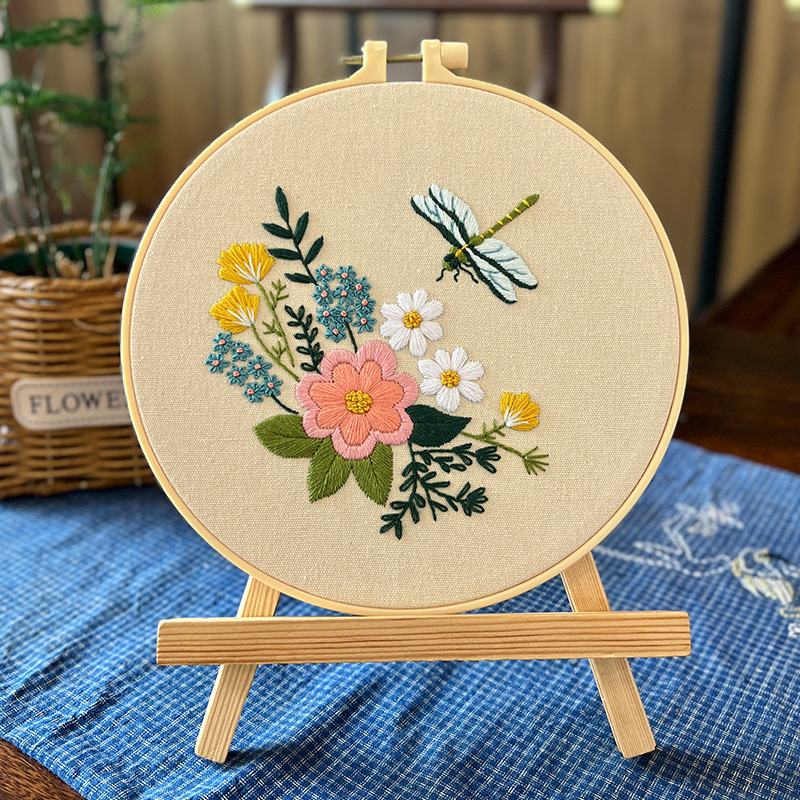 Pintura colgante hecha a mano Paquete de material de bricolaje de flores y plantas bordadas en inglés Serie de mariposas de flores bordadas en 3D Lu Pintura básica para principiantes