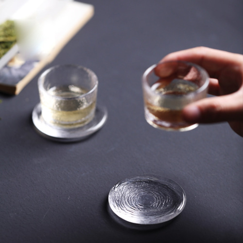 Japanese heat-resistant glass teacup coaster with handmade hammered texture, transparent heat-insulating cup holder, creative tea coaster and cup plate
