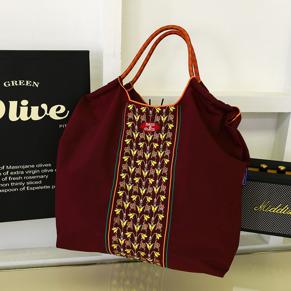 厳選ネット赤同項日系ボールチェーン刺繍レジ袋女性ファッション小衆大容量シングルバッグ潮