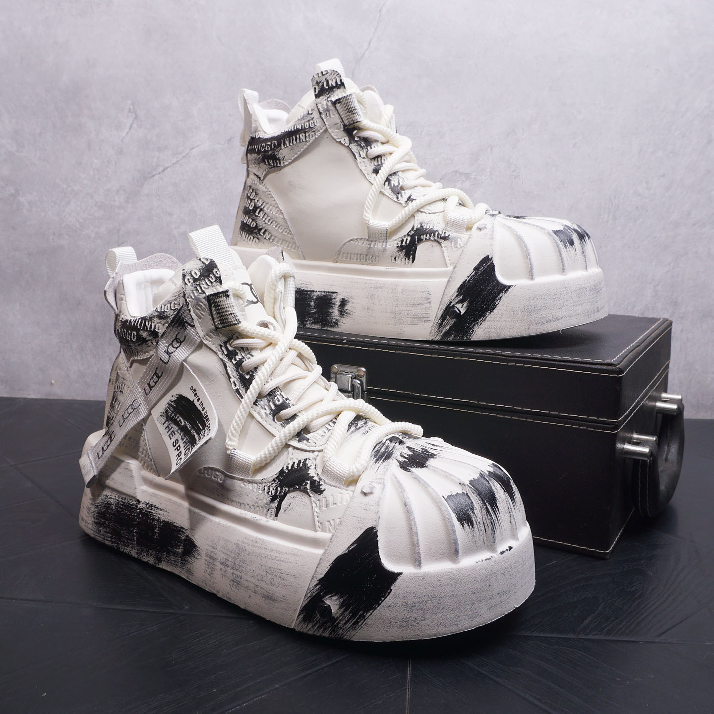 2026 Autumn and Winter New Shell Toe Distressed Men's Boots Trendy Thick-Soled High-Top Men's Shoes Men's Short Boots Trendy Brand Retro Color