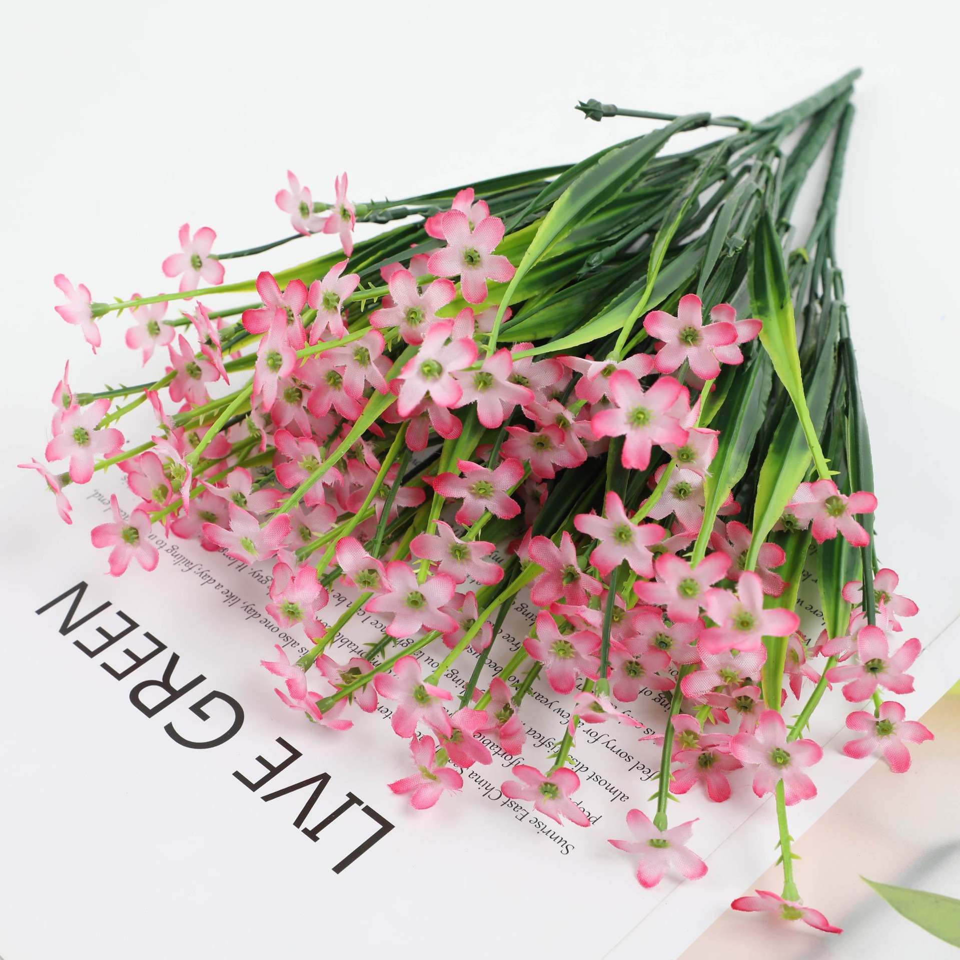 Simulación de plantas acuáticas plástico hierba de primavera flor violeta serigrafía hierba de primavera de cinco cabezas pequeña margarita flor falsa accesorios decorativos al por mayor