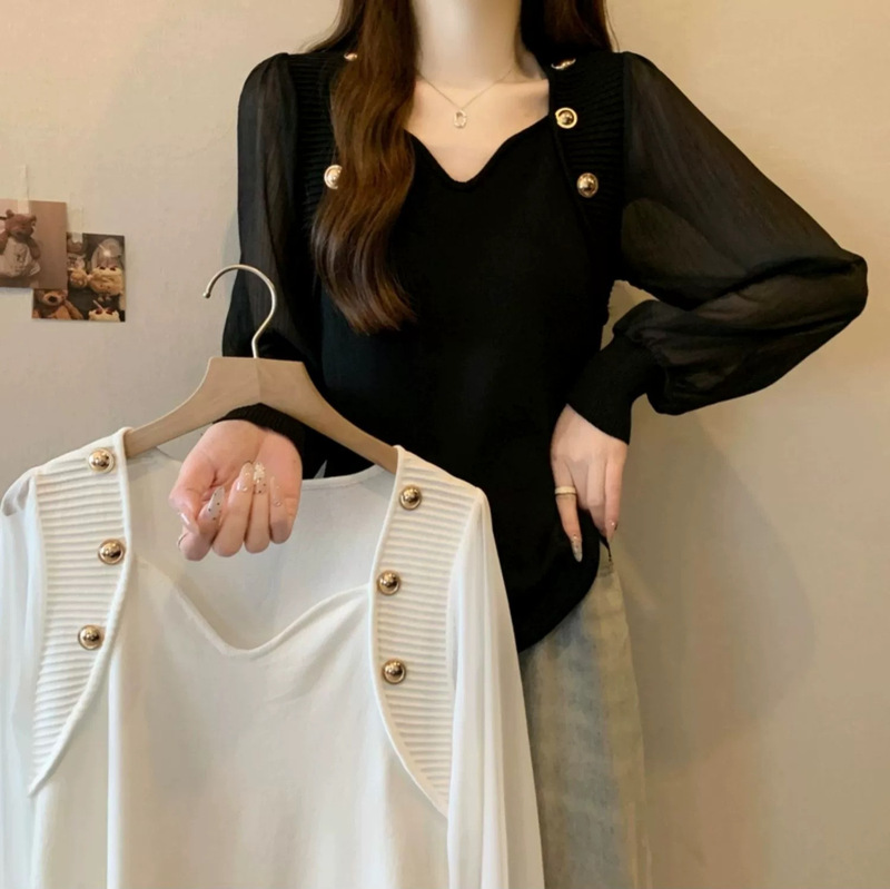 Temperament 2024 Design Sense Shoulder Ribbon Metal Buckle V-Neck Chain Edge Chiffon Bubble Sleeve Ice Silk Top Knitted Sweater