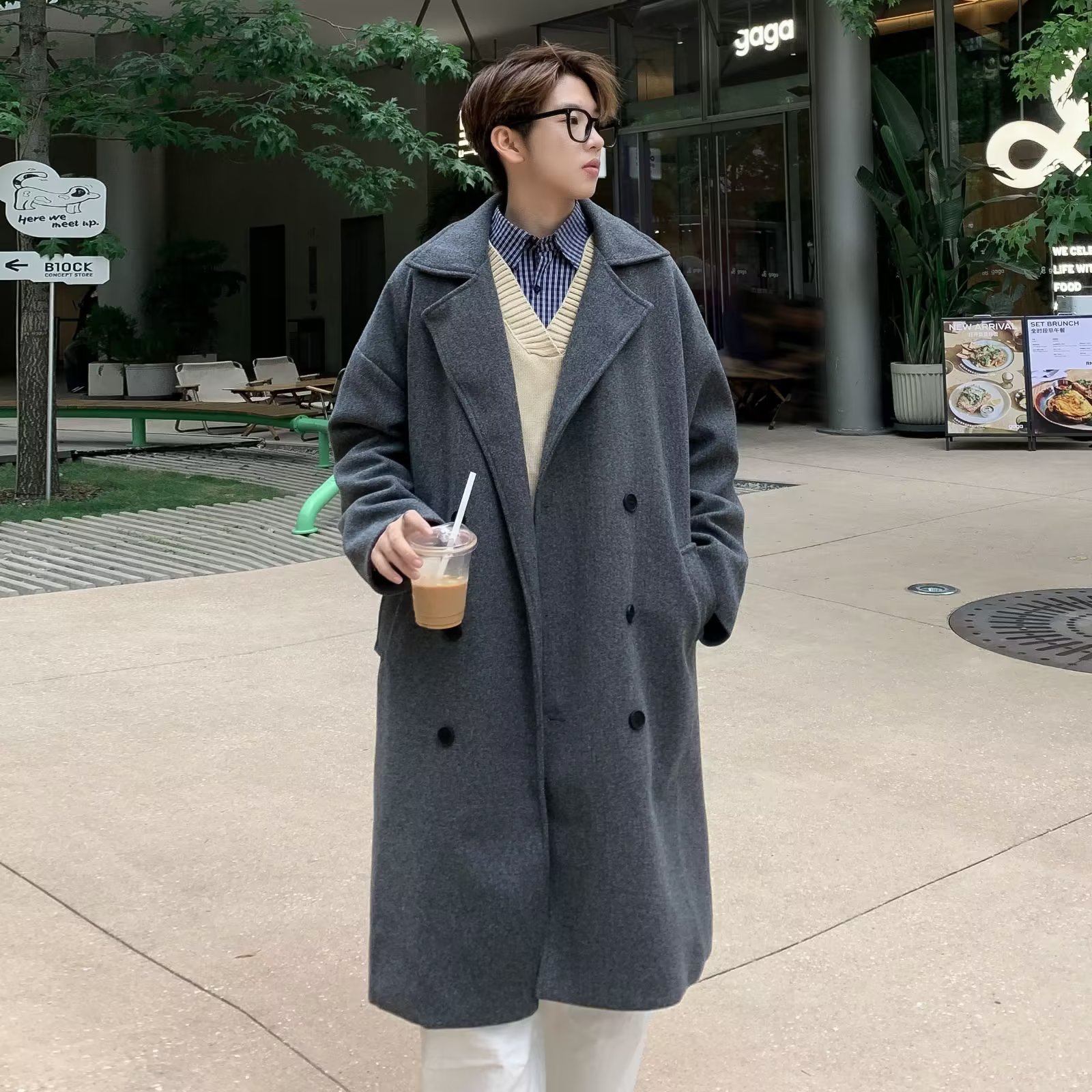 회색