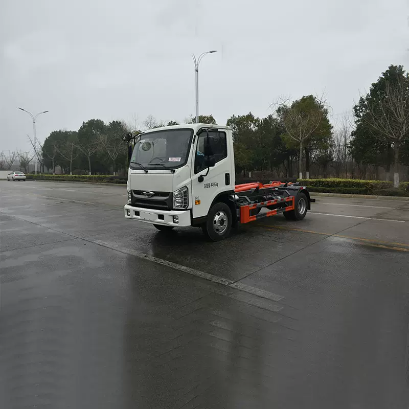 钩臂式垃圾车小区生活垃圾建筑清运成本低可出口出口专用国六