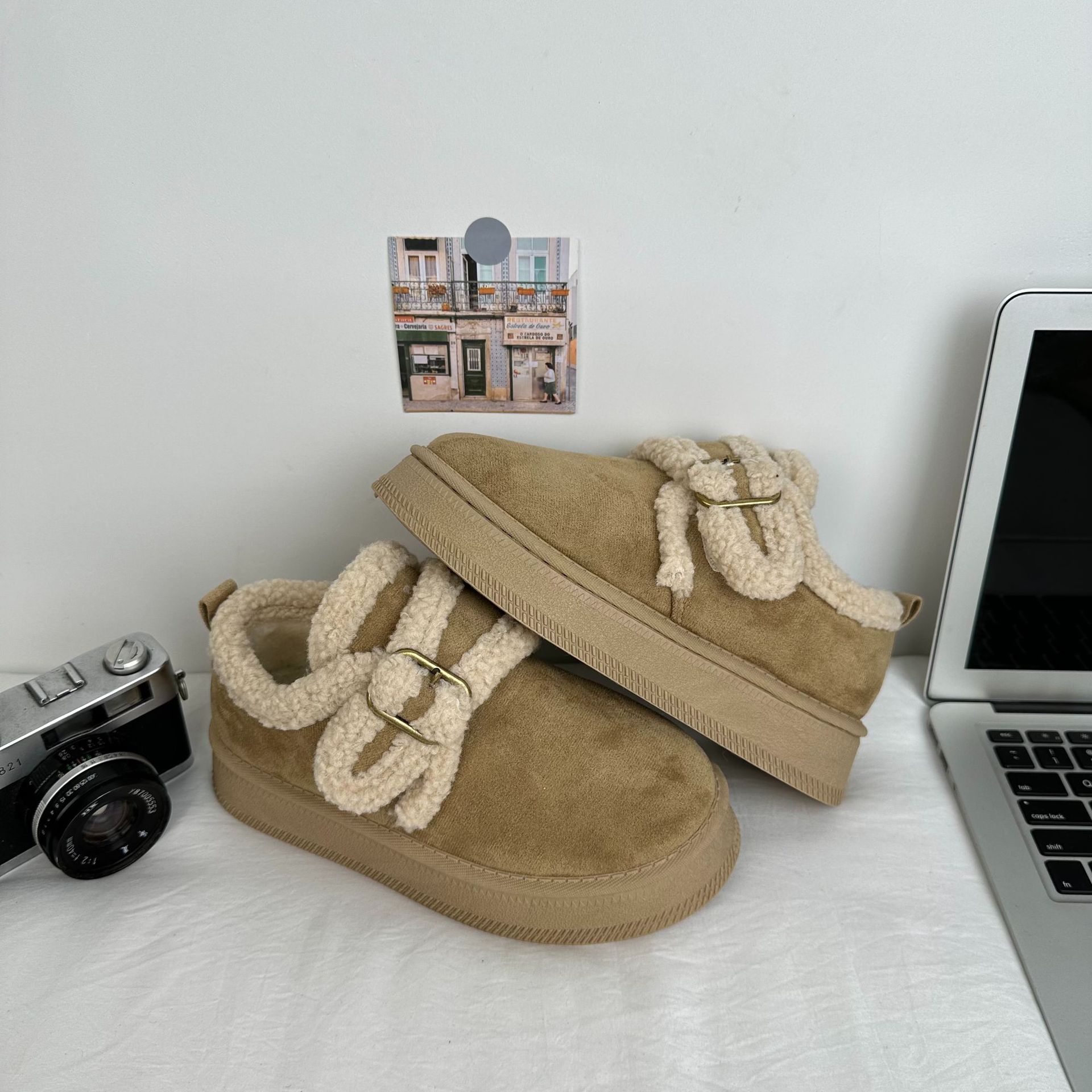 Zapatos de algodón de invierno de onda lejana para alumnas ropa exterior casual más zapatos de mujer de terciopelo 2024 nuevas zapatillas de nieve coreanas de tubo bajo en nombre del cabello image 8