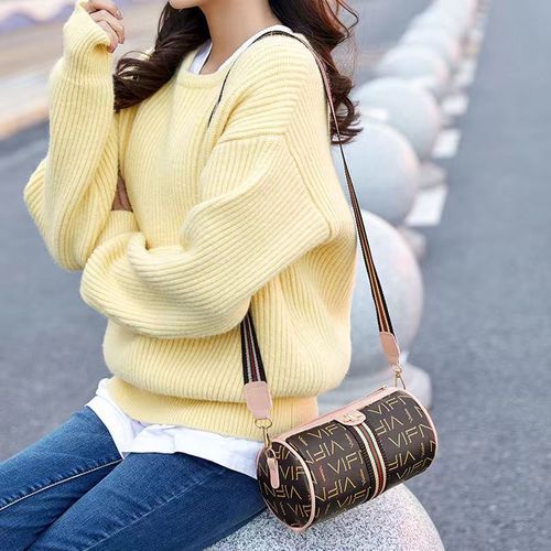 Cylinder Bag, Bee Design Bag 2024 Ladies' Bags, Large-Capacity Crossbody Bag for Women, Lightweight & Luxurious Handbag for Commuting