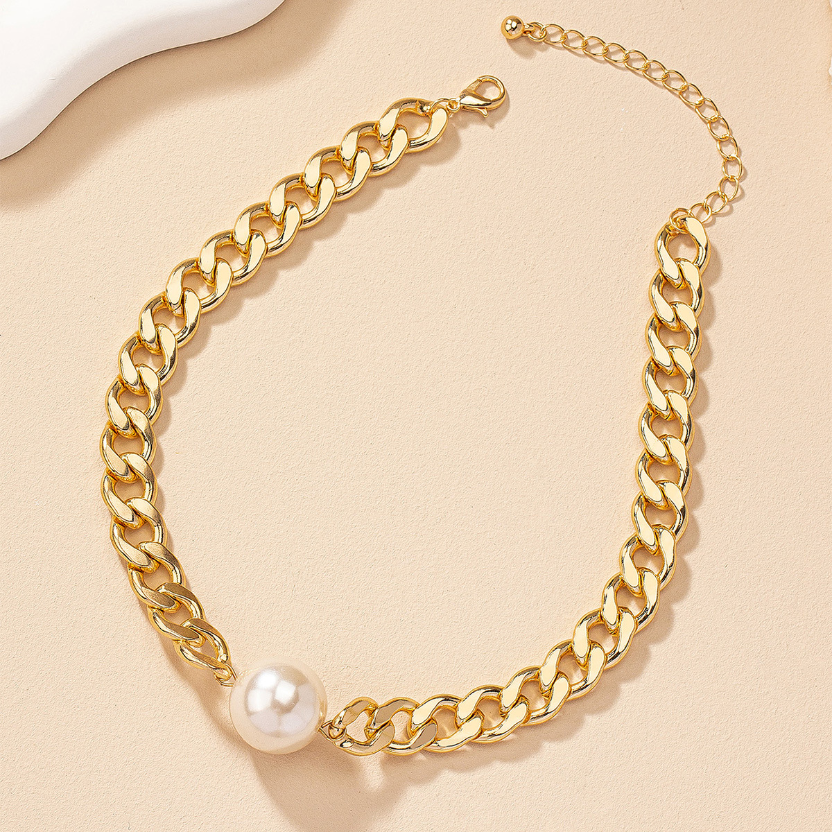Colar de pérolas dourado para mulher design nicho estilo luxo_voghion.com