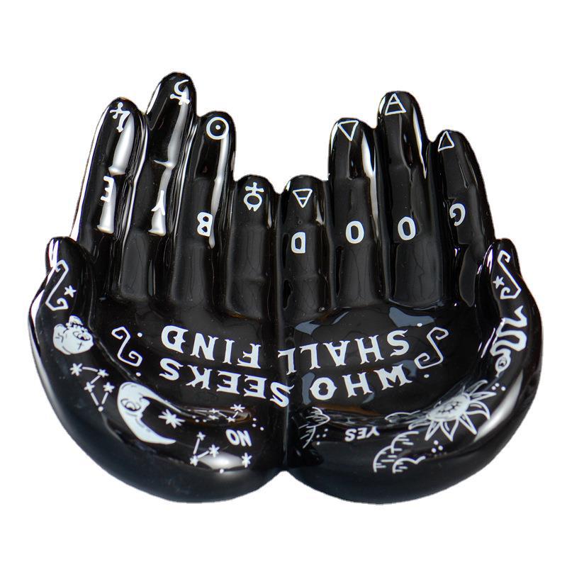 Placa de exhibición de almacenamiento de joyería de Halloween cuidadosamente seleccionada Placa de anillo de joyería de cerámica negra Placa de collar de soporte de joyería de palma de Buda