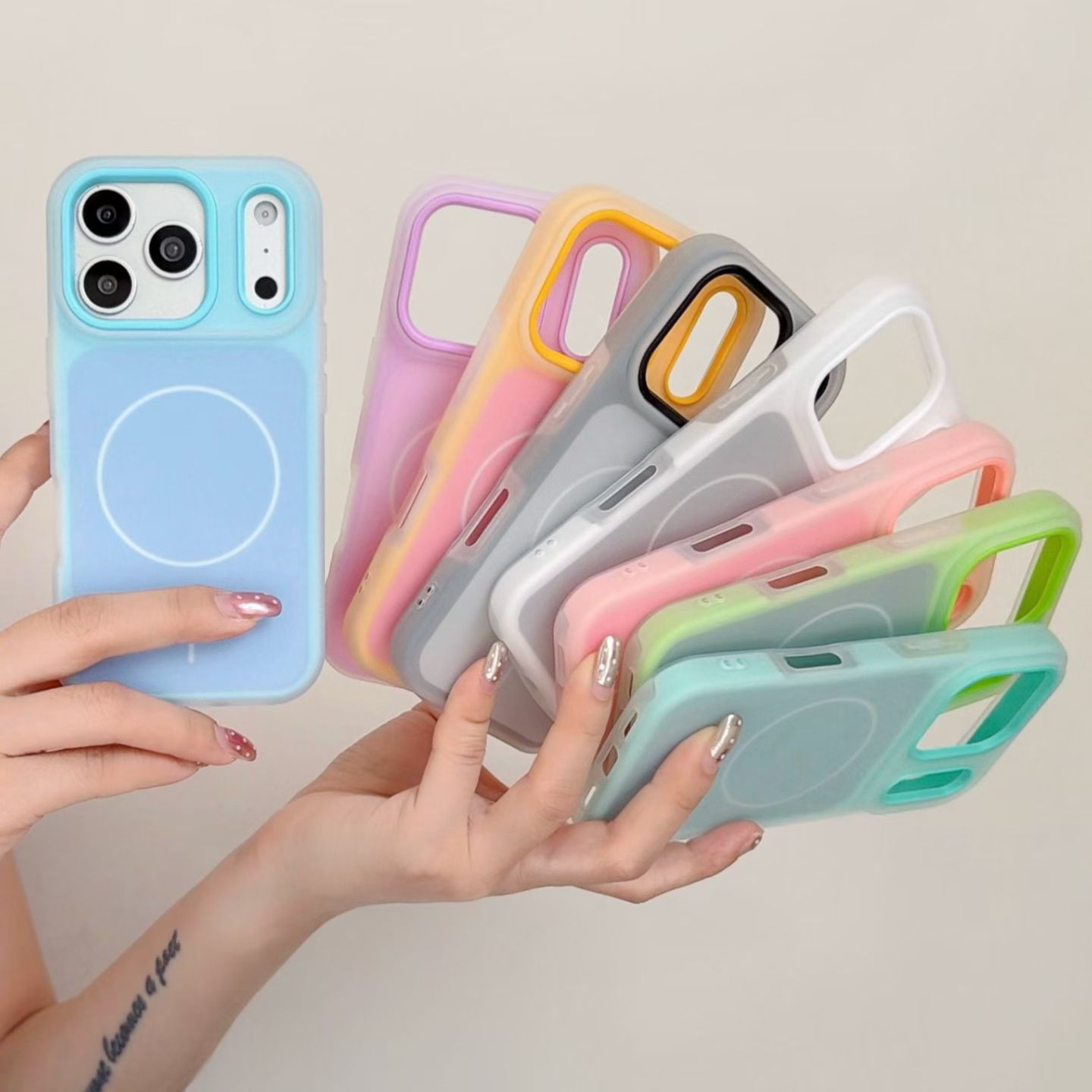 Nuevo magnetismo de jalea de dos colores 2 en 1 para iPhone17 para el teléfono celular de goma de manzana 11 sensación de piel esmerilada