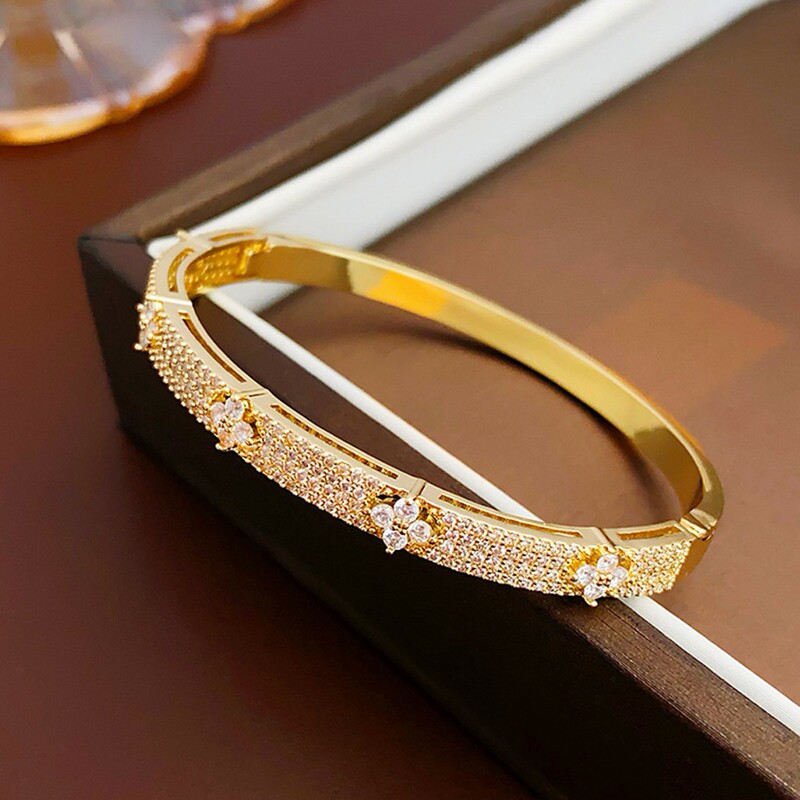 Light Luxury Fashion Trend Personalized Micro-inlaid Zircon Flower Full Diamond Bracelet Niche High-end Temperament All-match Bracelet Light Luxury Fashion Trend Personalized Micro-inlaid Zircon Flower Full Diamond Bracelet Niche High-end Temperament All-match Bracelet