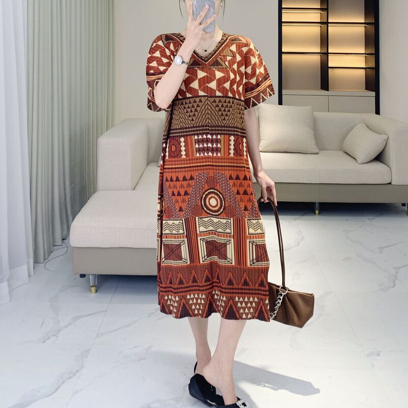 Miyake Pleated V-neck dress Spring New Slim Elegant High-end Retro Printed Long Dress Women's Fashion