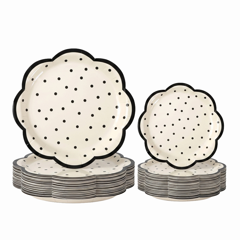 Black and white polka dot lace paper plate, beige background with black polka dots, petal-shaped plate, disposable dessert plate for birthday afternoon tea